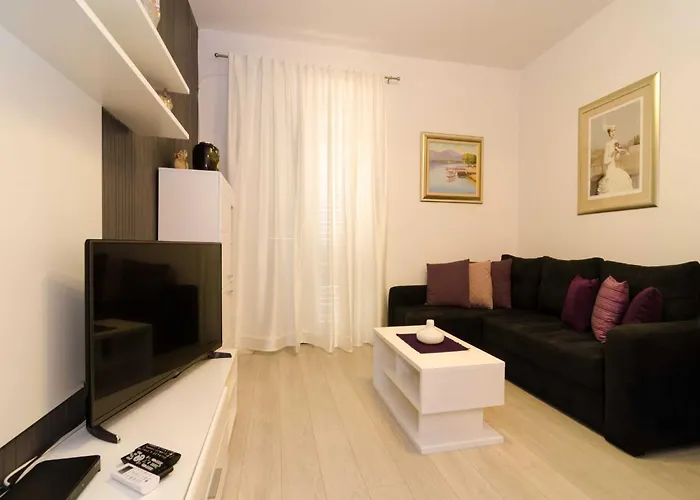 Apartmán With Terrace And Sea View *